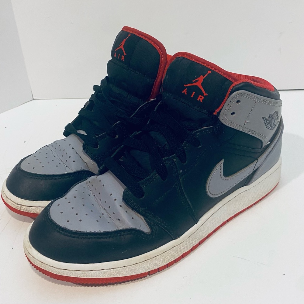 Nike Air Jordan 1 Mid Shoes Black/Gray/Red Size youth boys 6